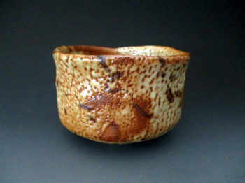 志野茶碗　銘「萩葎(はぎむぐら)」