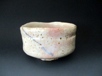 志野茶碗　銘「蒲かすみ」