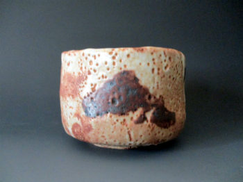 志野茶碗　銘「紫の香」