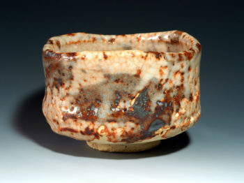 志野茶碗　銘 ｢万歳 （まんざい）｣