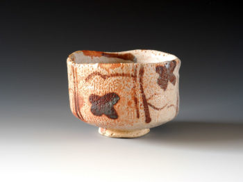 志野茶碗　銘 ｢花づくし｣