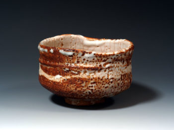 志野茶碗　銘 ｢龍ノ尾 （たつのお）｣