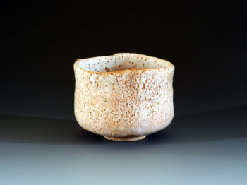 志野茶碗　銘 「韓衣 （からころも）｣　