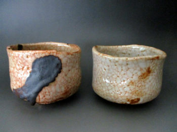 貫入が印象的な志野茶碗